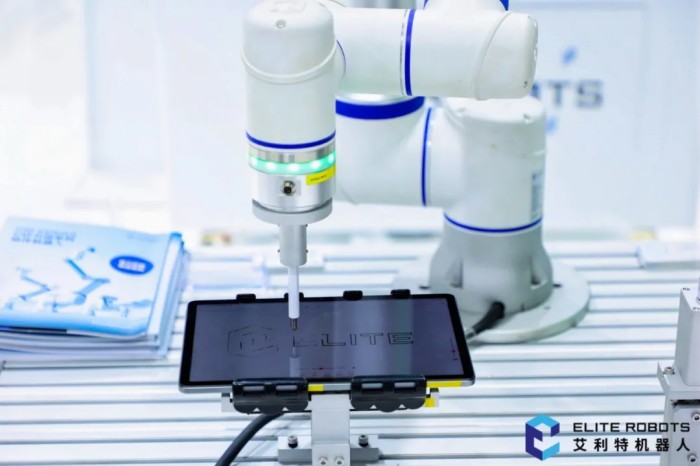 米兰·(milan)中国柔性力控机器人